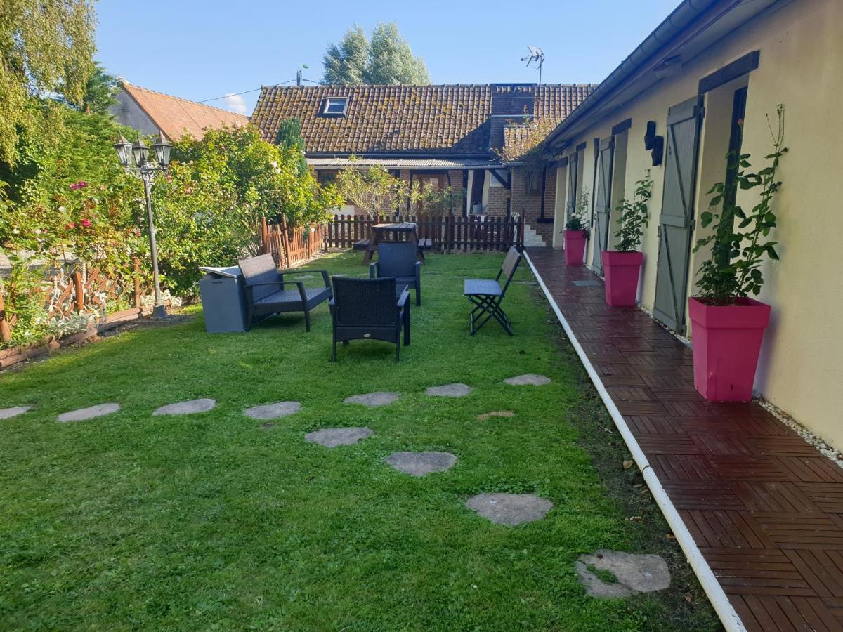 Les Garennes Bed & Breakfast Favieres  Exterior photo